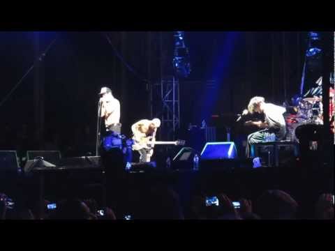 Red Hot Chili Peppers - Under the Bridge @ OAKA Athens Greece 2012