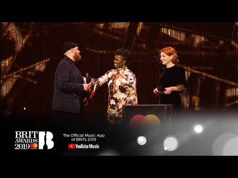 Tom Walker wins British Breakthrough Act | The BRIT Awards 2019