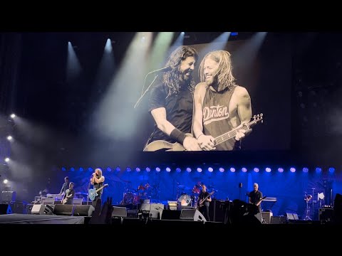 Foo Fighters Times Like These - emotional Taylor Hawkins tribute WEMBLEY