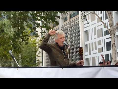 ROGER WATERS - Wish You Were Here (Live in London - JULIAN ASSANGE&#039;s support)