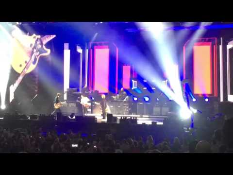 Helter Skelter - Paul McCartney One on One Tour Seattle 4/17/16 (with Krist Novoselic of Nirvana)