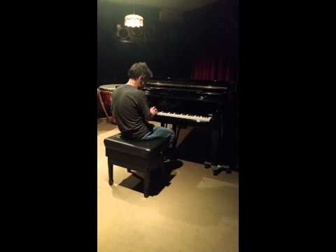 Bruce Dickinson playing piano - Empire of the Clouds
