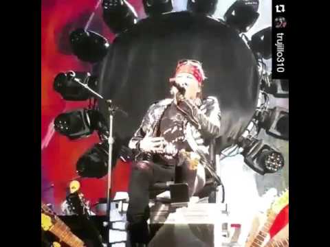 Guns N Roses Las Vegas 2016! This I Love! Axls voice is amazing!