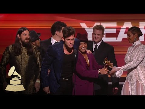 Mark Ronson &amp; Bruno Mars | Record of the Year | 58th GRAMMYs