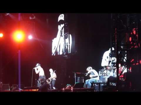 Red Hot Chili Peppers - Can&#039;t Stop @ OAKA Athens Greece 2012