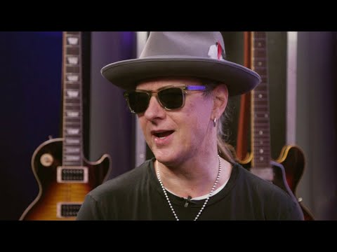 Gibson Welcomes Jerry Cantrell
