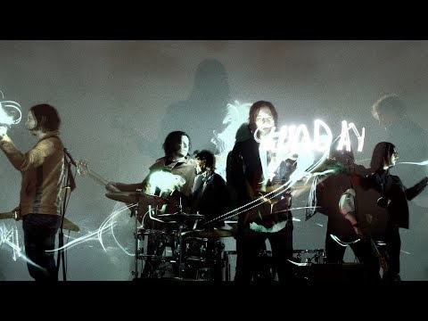 The Raconteurs – Sunday Driver (Official Music Video)