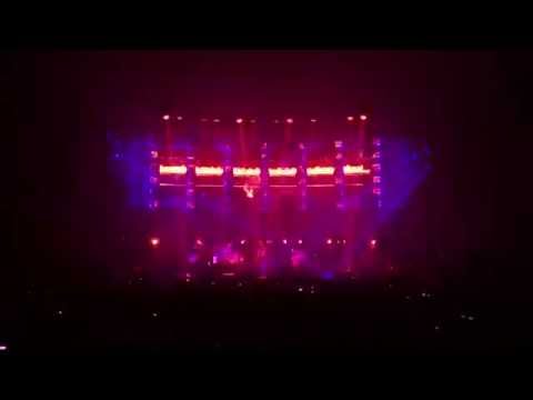 Radiohead - The National Anthem (live in Amsterdam 21.05.2016)