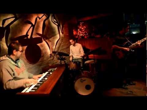 Urban Jazz - G. Kontrafouris Baby Trio at Duende