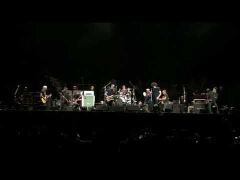 Pearl Jam - Kick Out The Jams - feat MC5 Wayne Kramer and Kim Thayil from Soundgarden RW18 Werchter