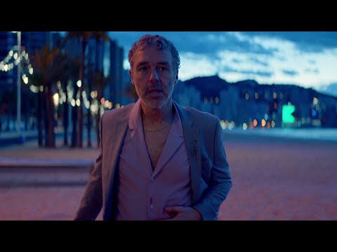 Baxter Dury - I&#039;m Not Your Dog (Official Music Video)