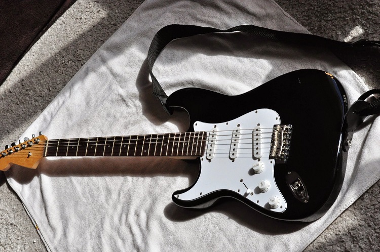 Kurt Cobain - Fender Stratocaster Guitar