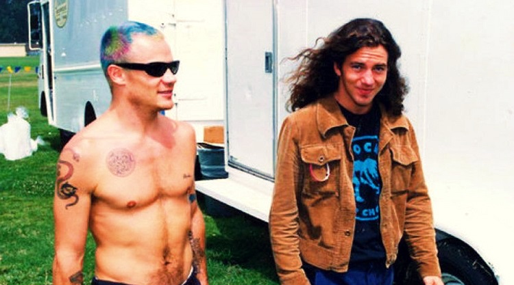 Flea και Eddie Vedder (RHCP και Pearl Jam)