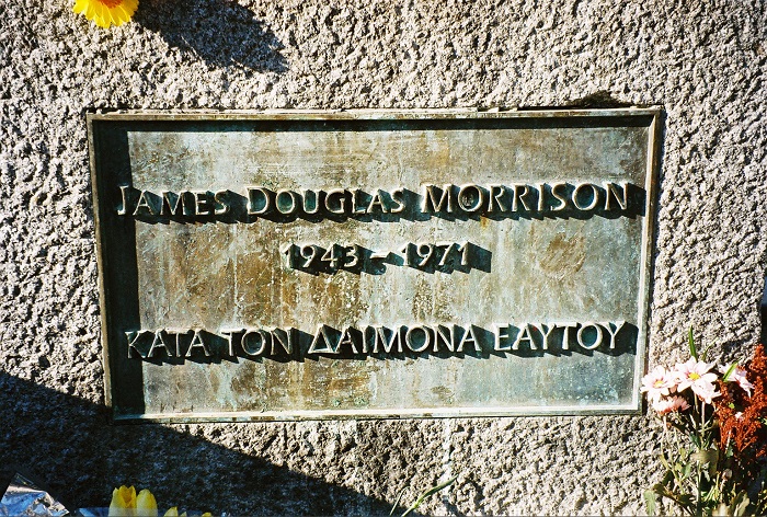 Η επιγραφή στον τάφο του Jim Morrison.