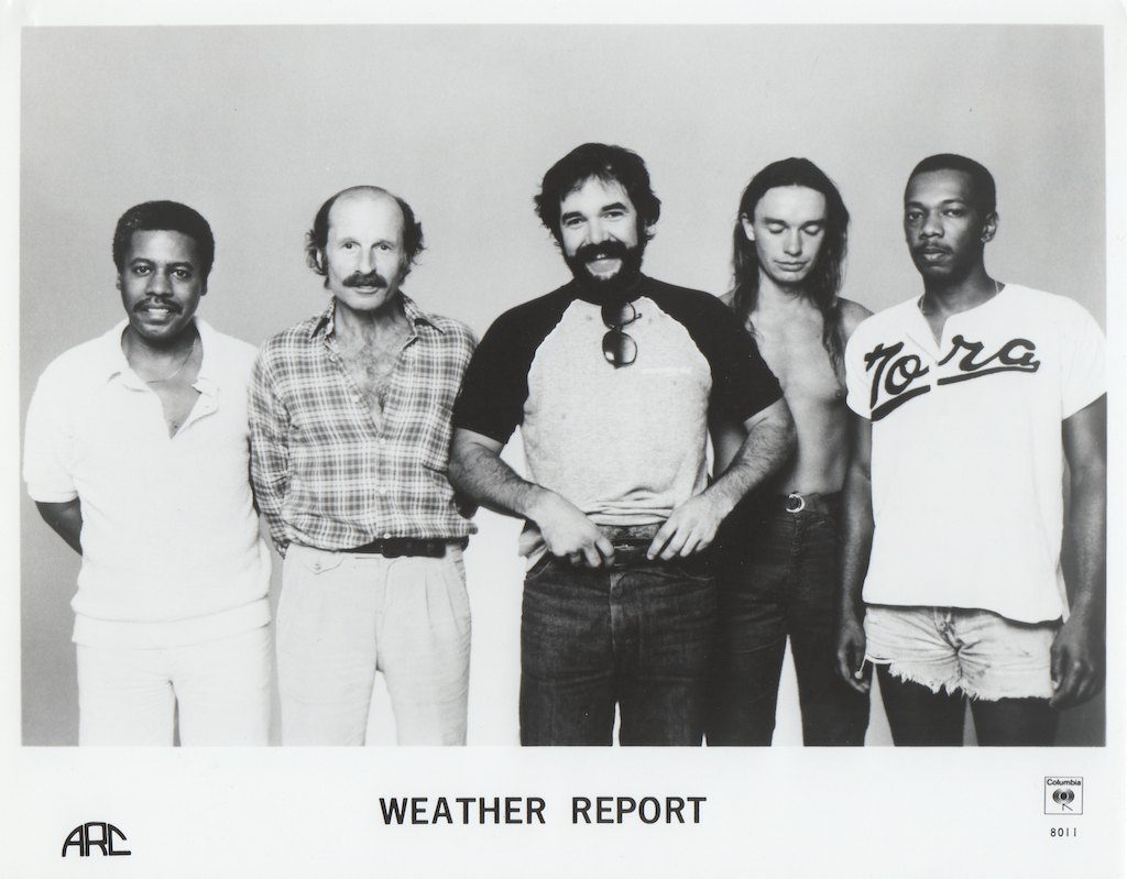 Φωτογραφία από εξώφυλλο δίσκου των Weather Report με τον Jaco Pastorius. Ήταν ένα από τα τελευταία μεγάλα τζαζ σχήματα.