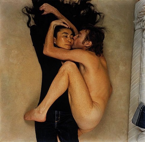 Yoko Ono - John Lennon / Η φωτογραφία τραβήχτηκε μερικές ώρες πριν τον θάνατο του John Lennon