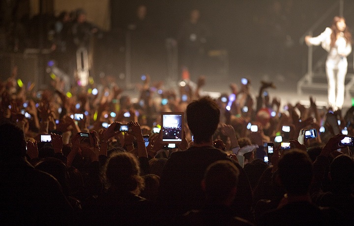 Mobile phones in concerts