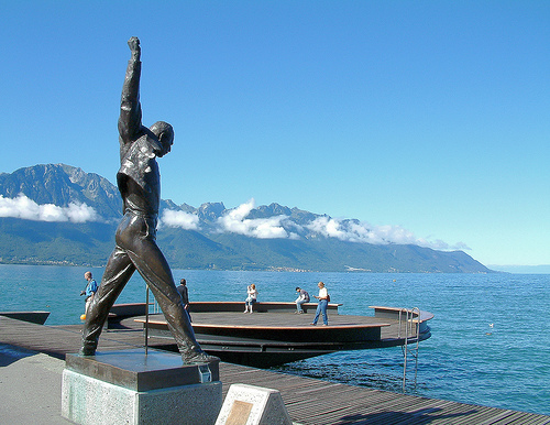 Queen - Made in Heaven: To άγαλμα του Freddie Mercury στο Montreux της Ελβετίας 