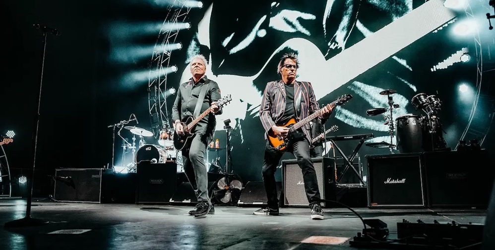 Offspring και Brian May μαζί στη σκηνή!